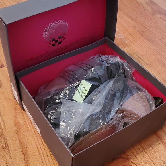 Vince Camuto Ellamae Black Elastic Mars Nappa Heel - Picture 12 of 16